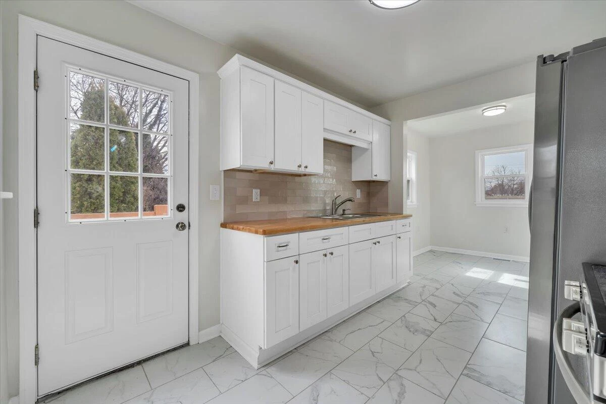 2002 Wayne ST NE - Photo 10