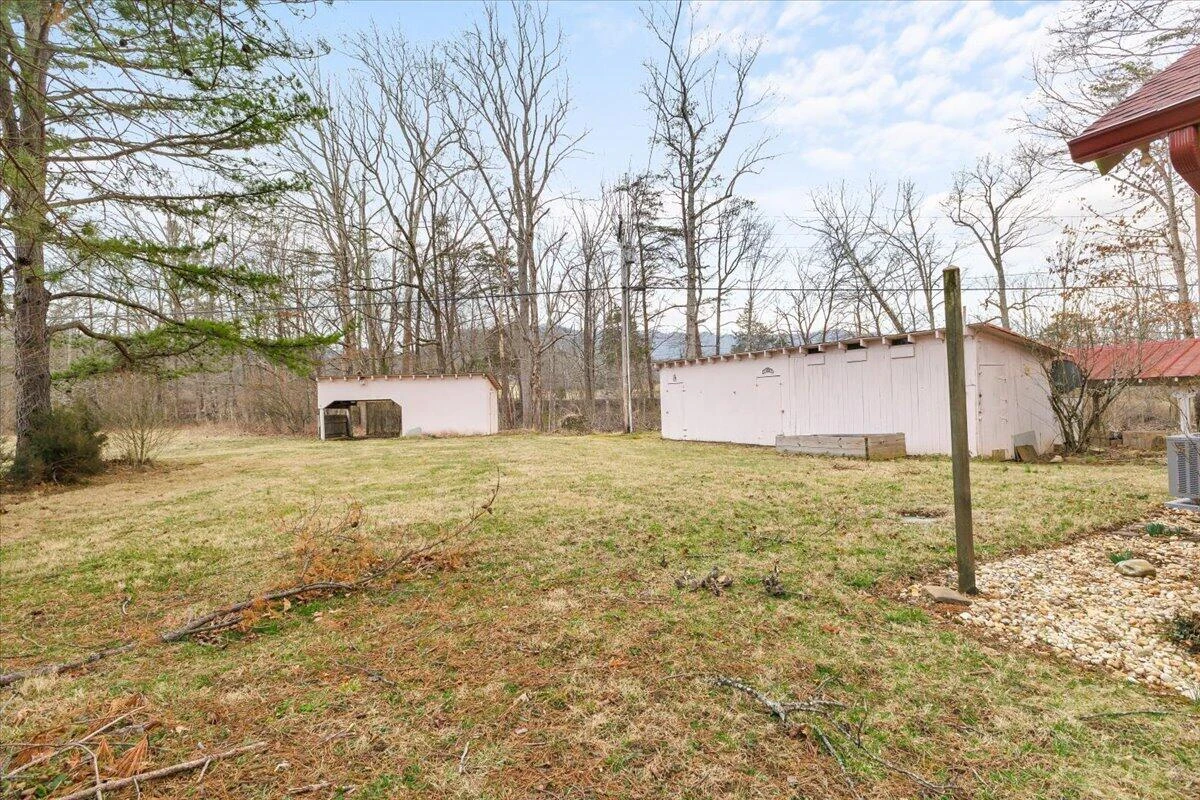 6742 Upper Craigs Creek RD - Photo 8