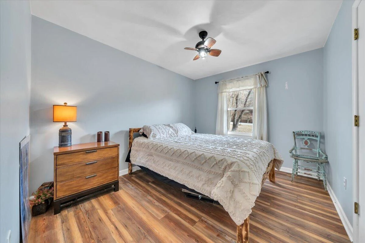 1122 Stratford DR - Photo 20