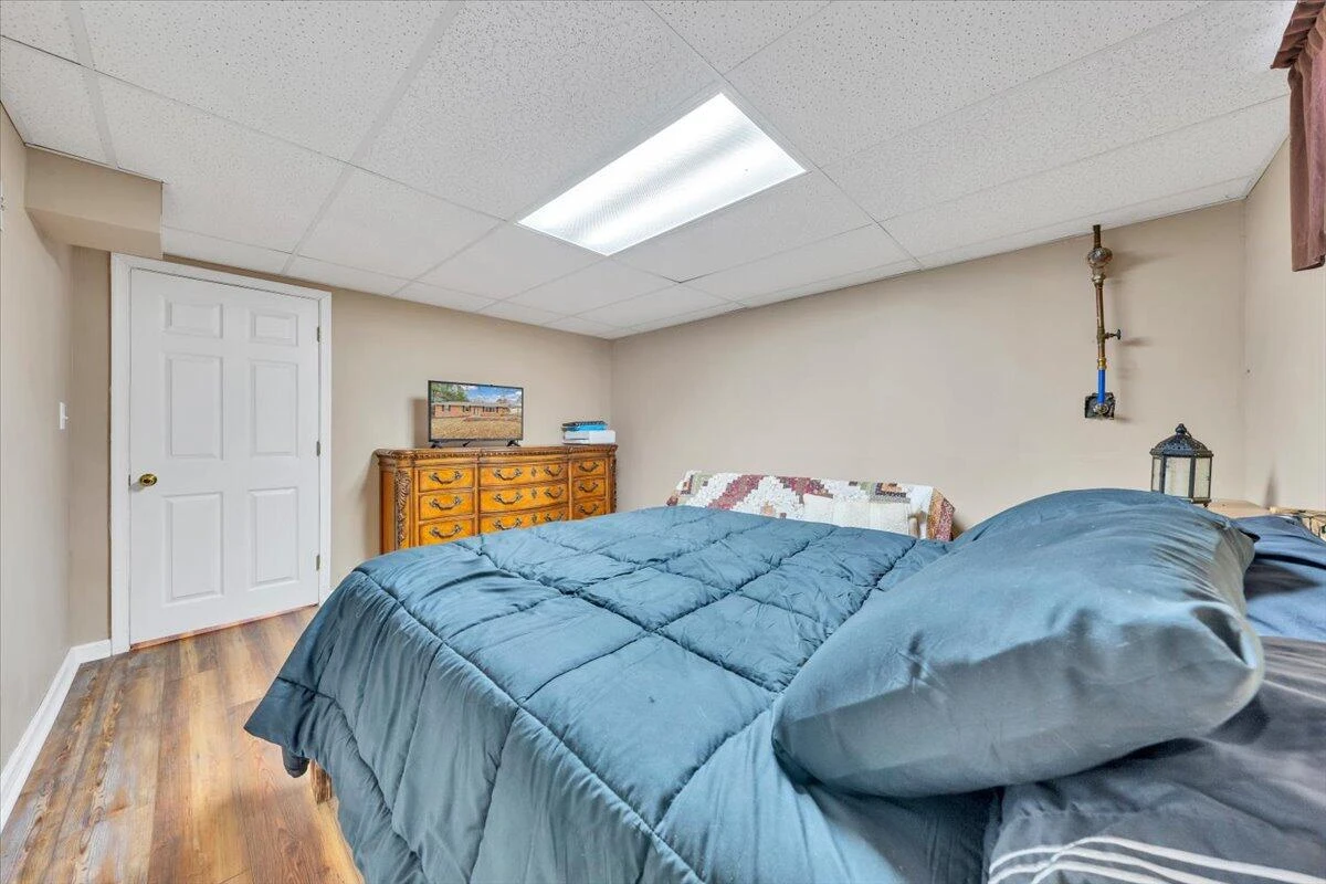 1122 Stratford DR - Photo 29