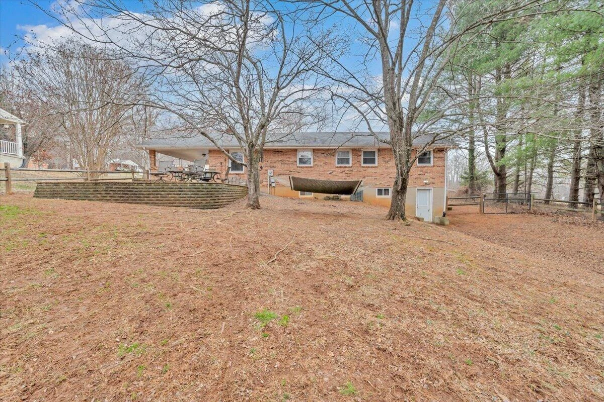 1122 Stratford DR - Photo 33