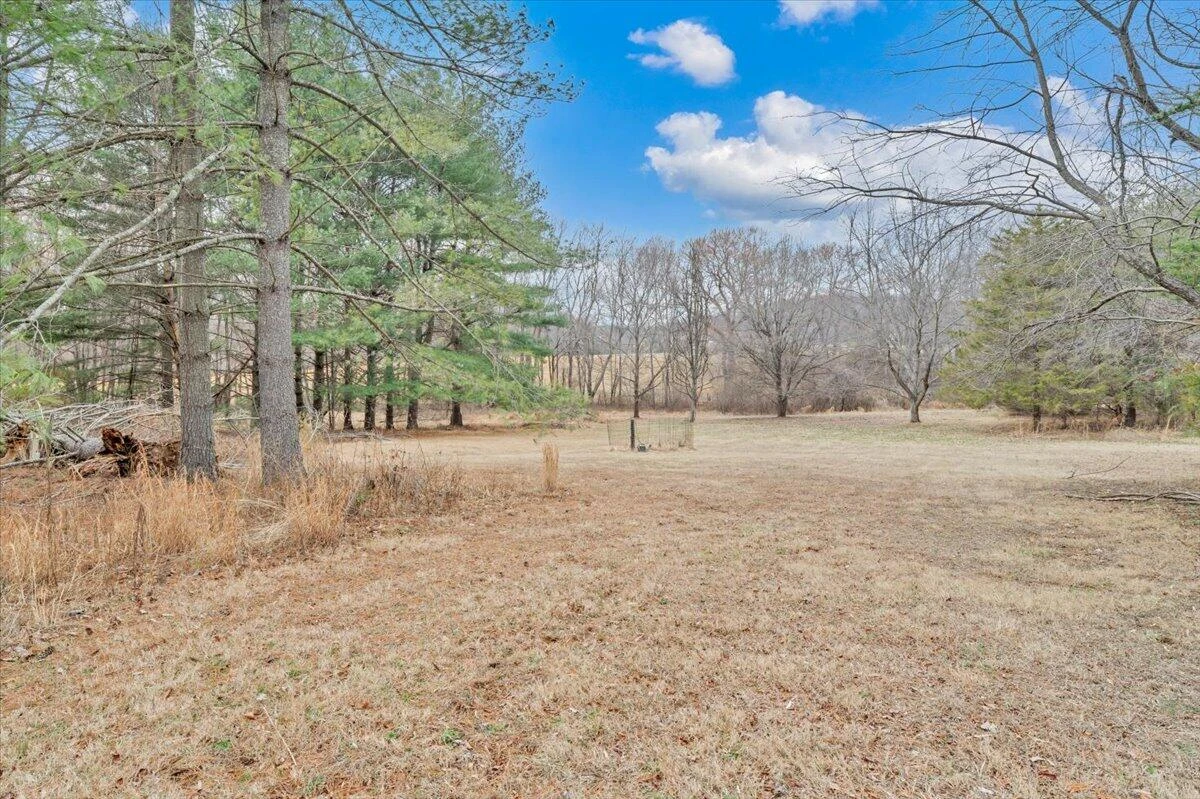 1122 Stratford DR - Photo 39