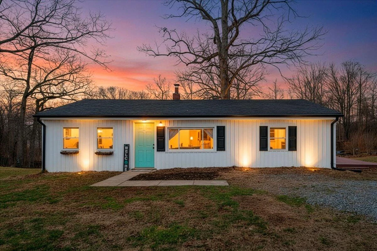 383 Ridge RD