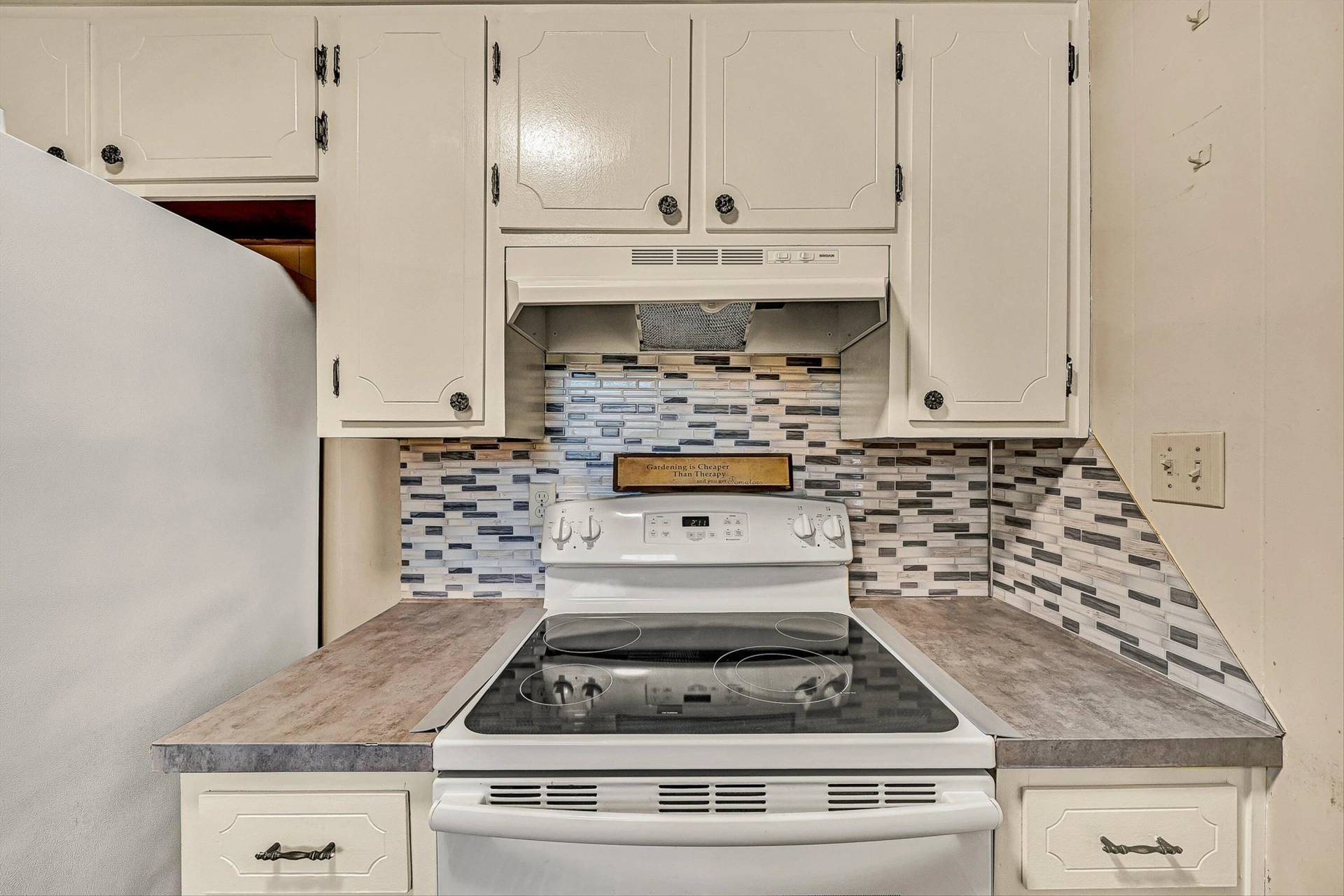 938 Hedgewood DR NW - Photo 11