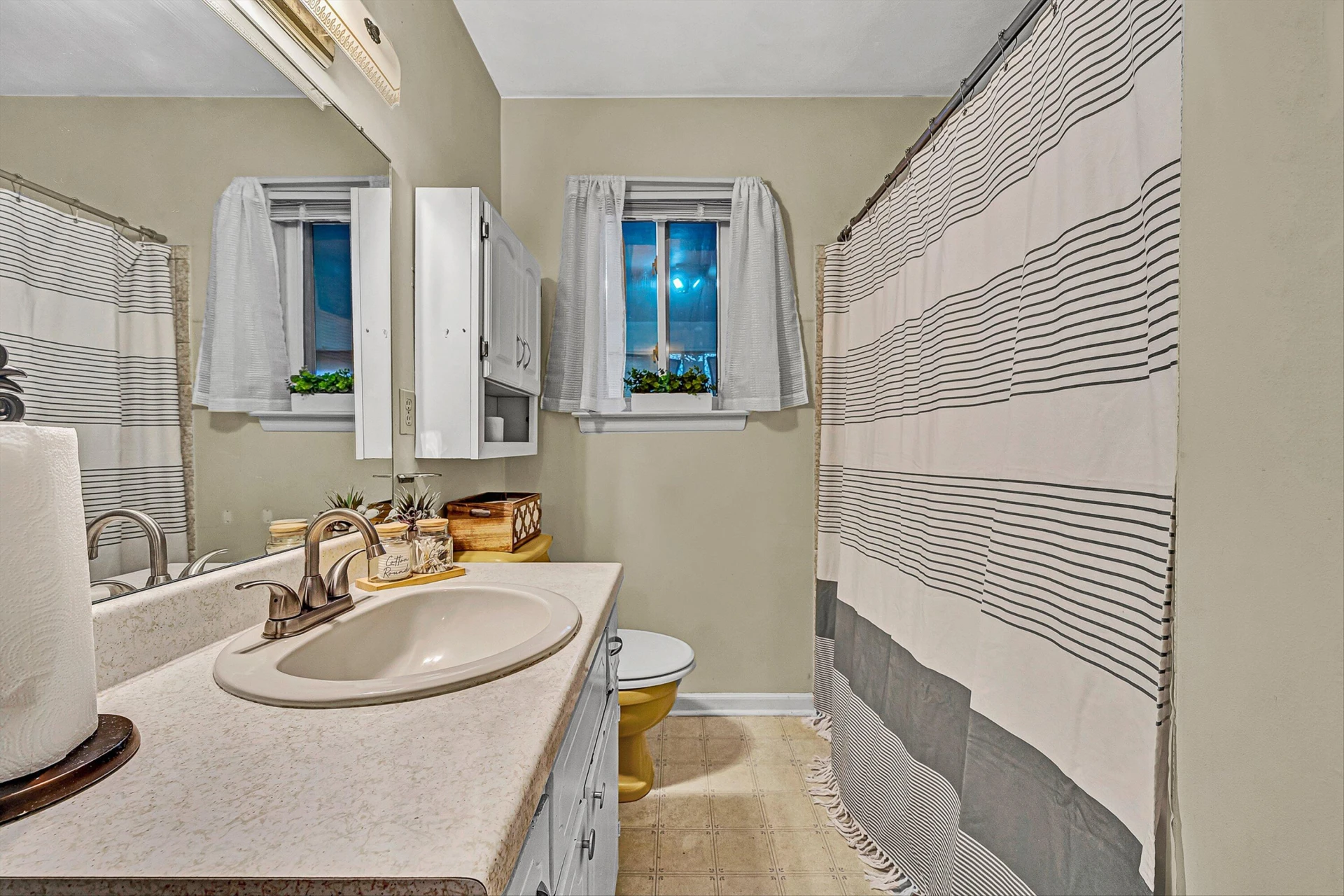 938 Hedgewood DR NW - Photo 15