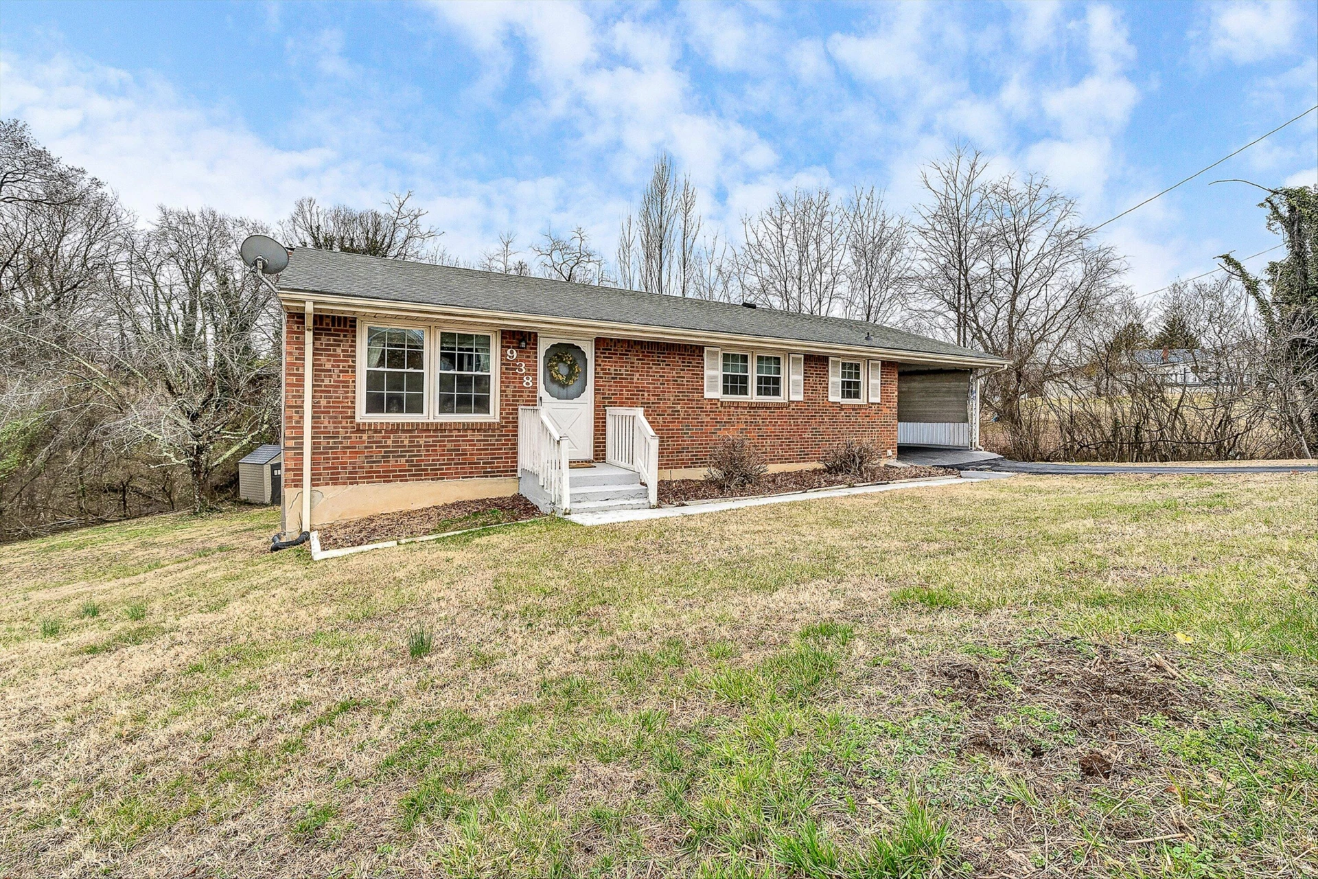 938 Hedgewood DR NW - Photo 3