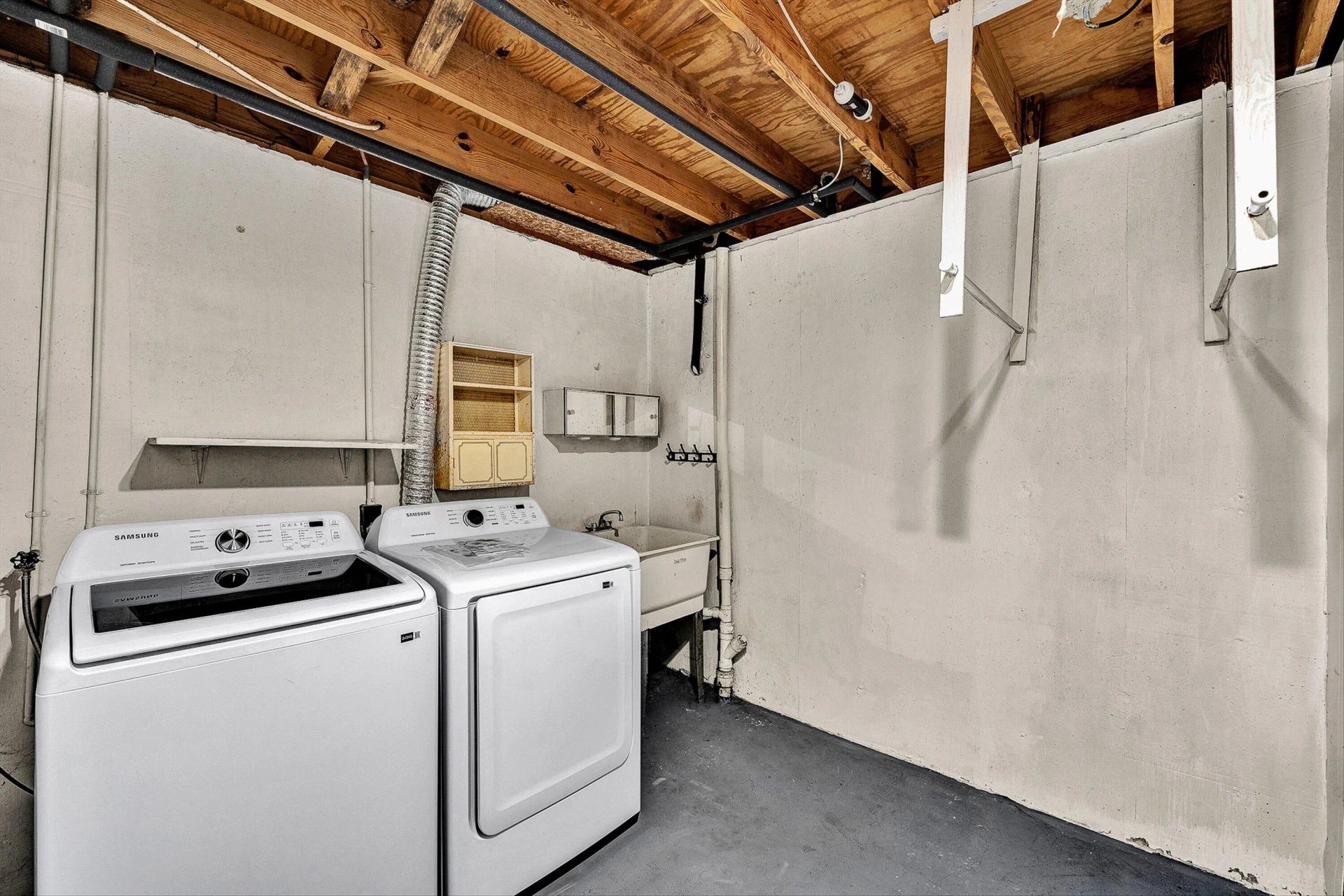 938 Hedgewood DR NW - Photo 29