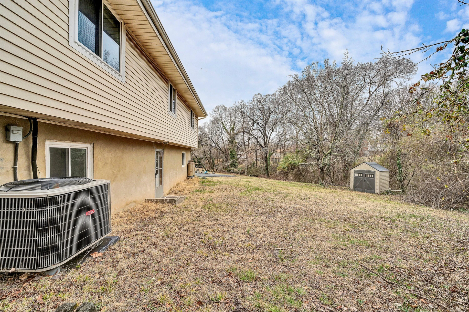 938 Hedgewood DR NW - Photo 34