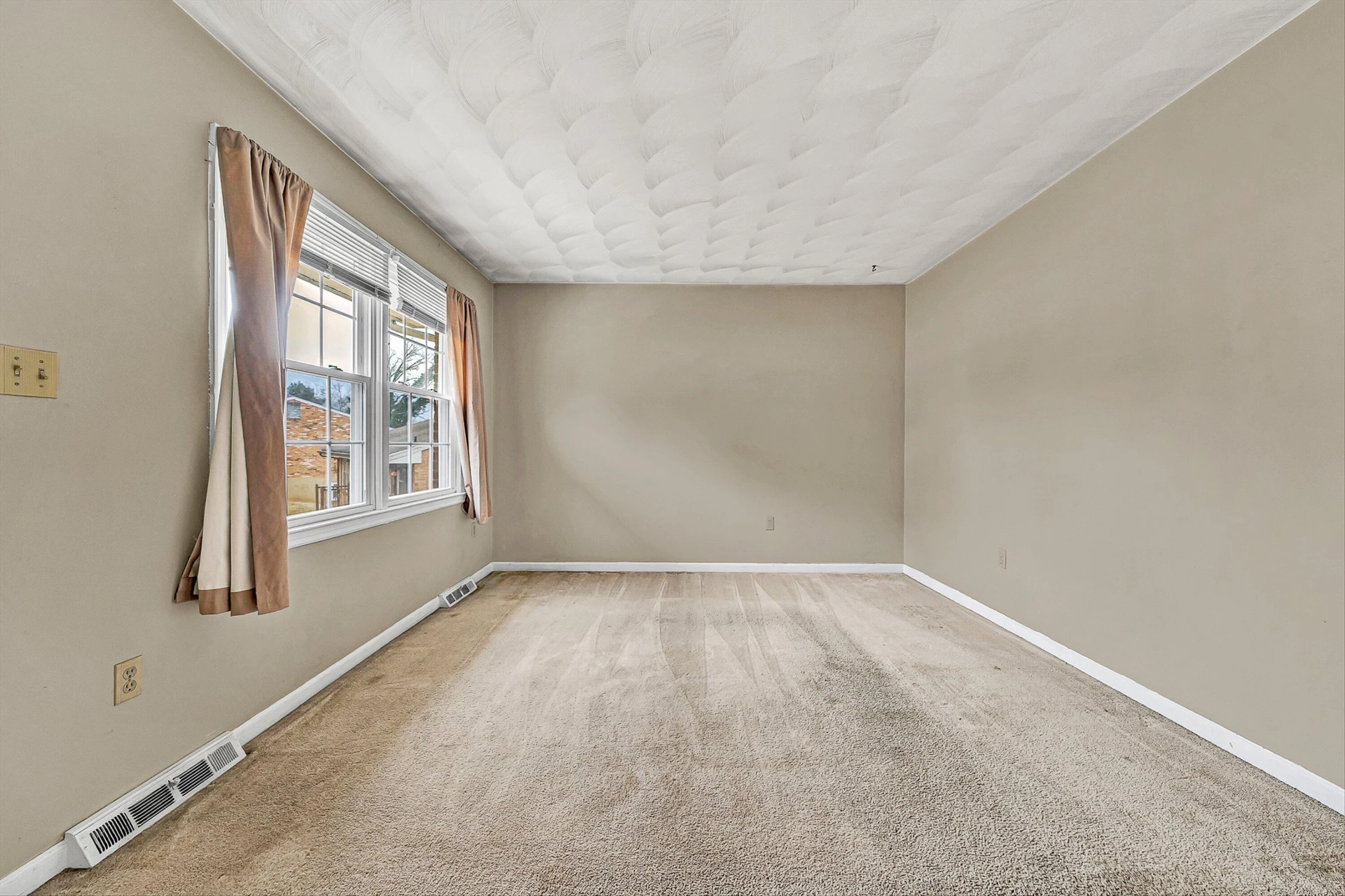 938 Hedgewood DR NW - Photo 5