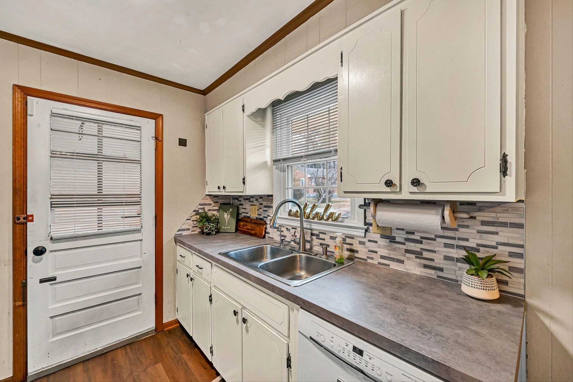 938 Hedgewood DR NW - Photo 10