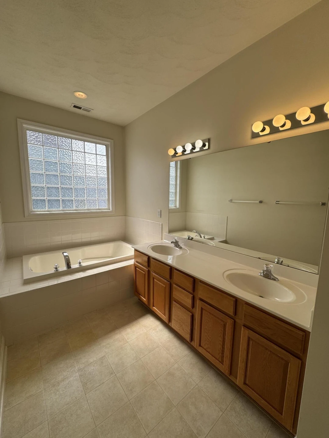 414 Kimball AVE - Photo 18