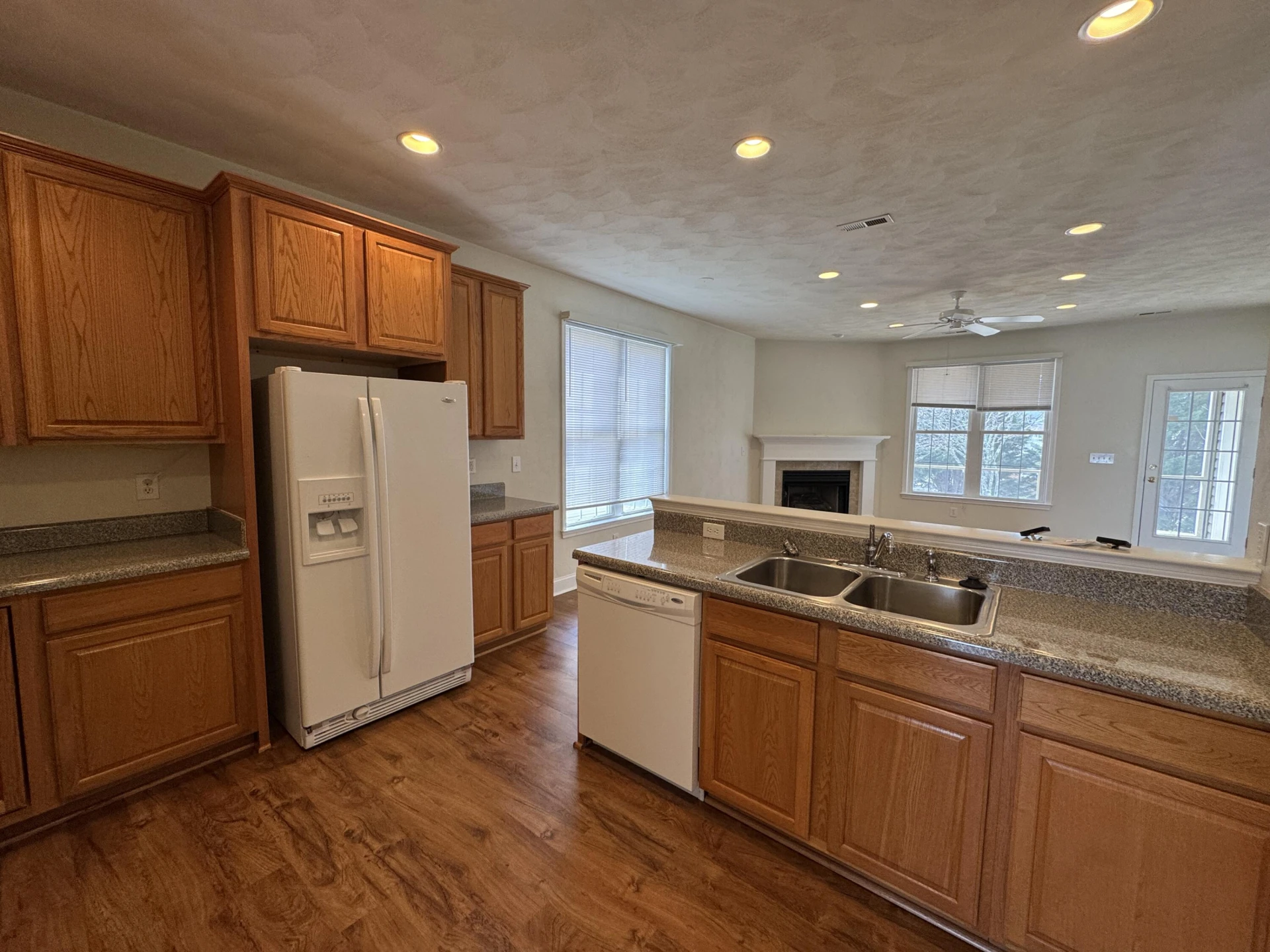 414 Kimball AVE - Photo 9