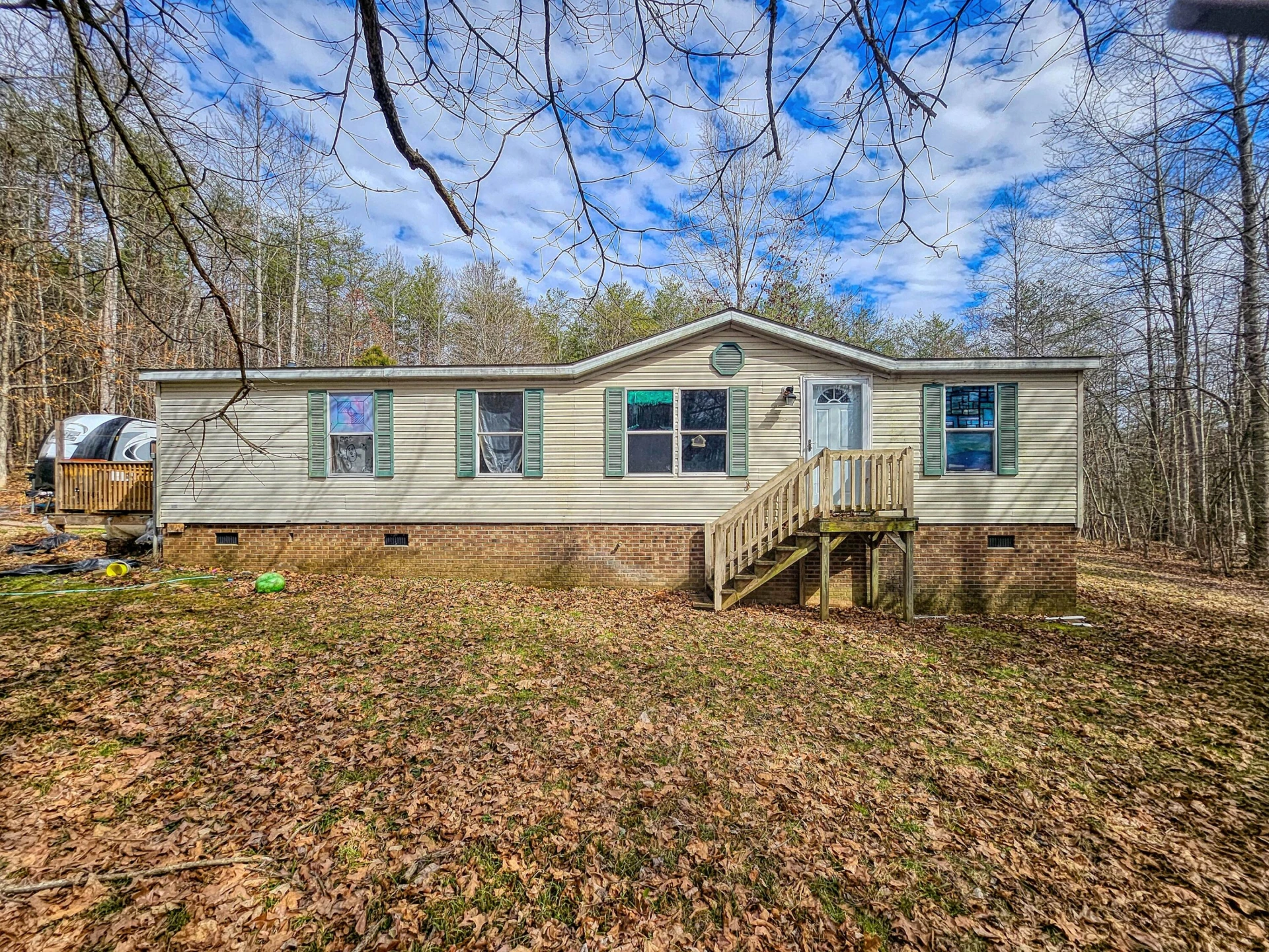 635 High View LN
