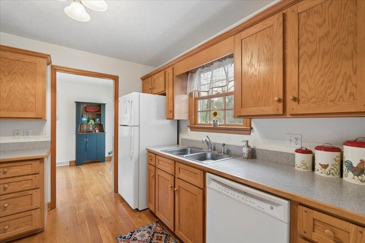 2064 Parker RD - Photo 13