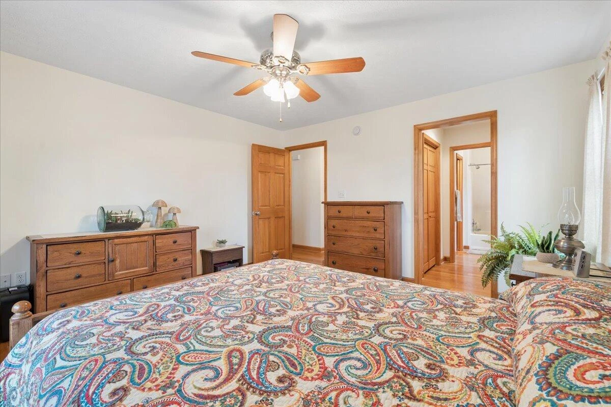 2064 Parker RD - Photo 16