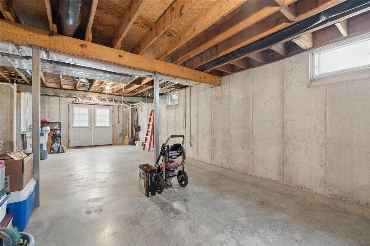 2064 Parker RD - Photo 30