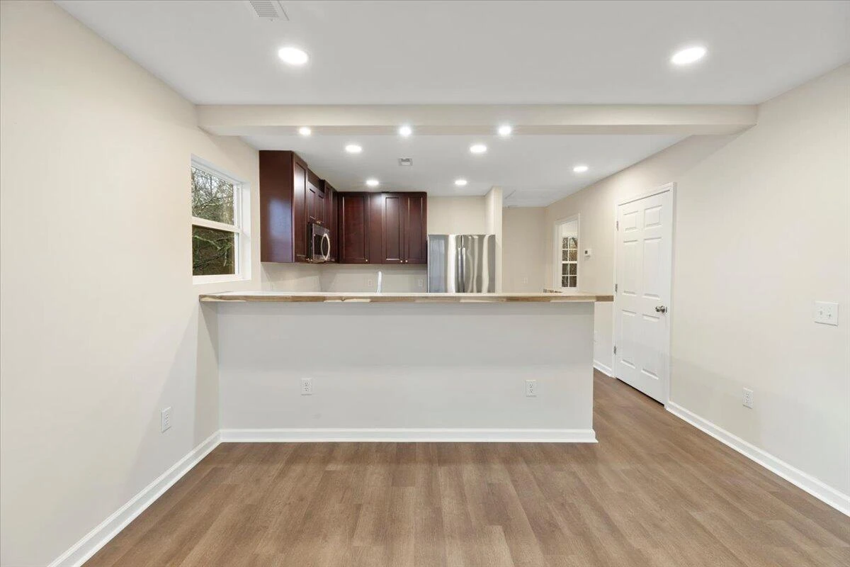 127 State - Photo 13