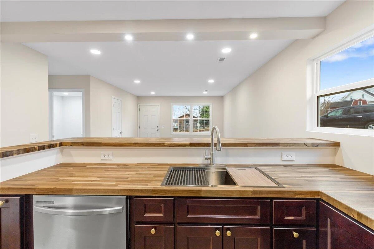 127 State - Photo 19