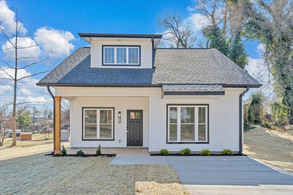 2226 Rutherford AVE NW
