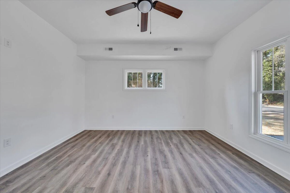 2226 Rutherford AVE NW - Photo 11