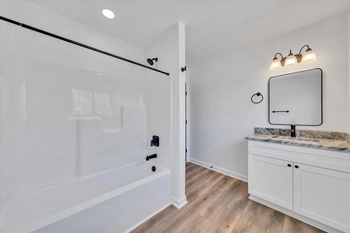 2226 Rutherford AVE NW - Photo 29