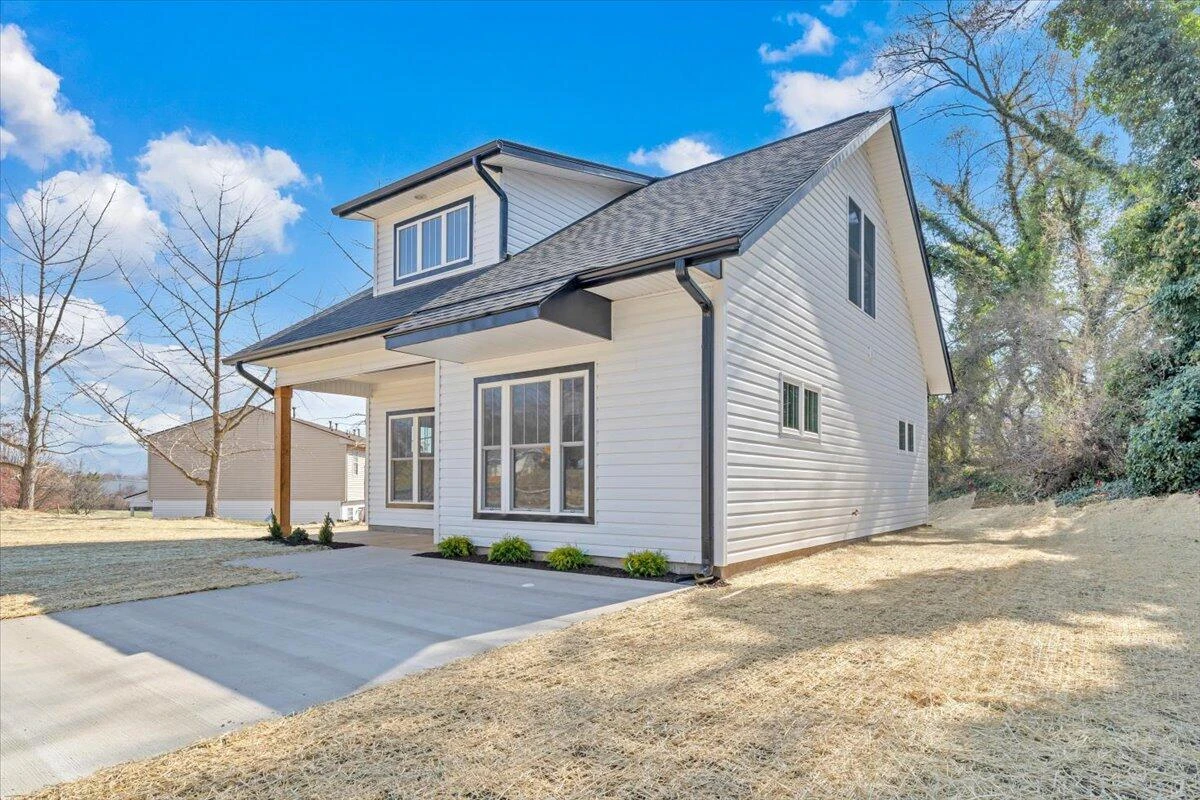 2226 Rutherford AVE NW - Photo 35