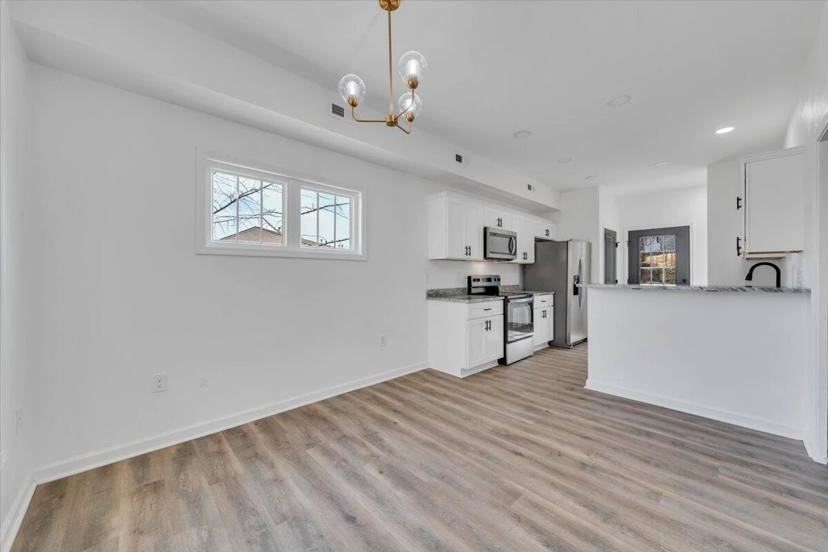 2226 Rutherford AVE NW - Photo 4