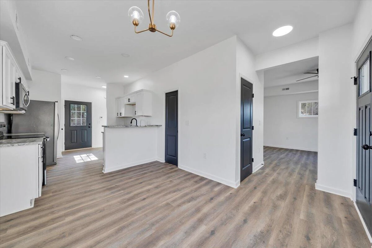2226 Rutherford AVE NW - Photo 5
