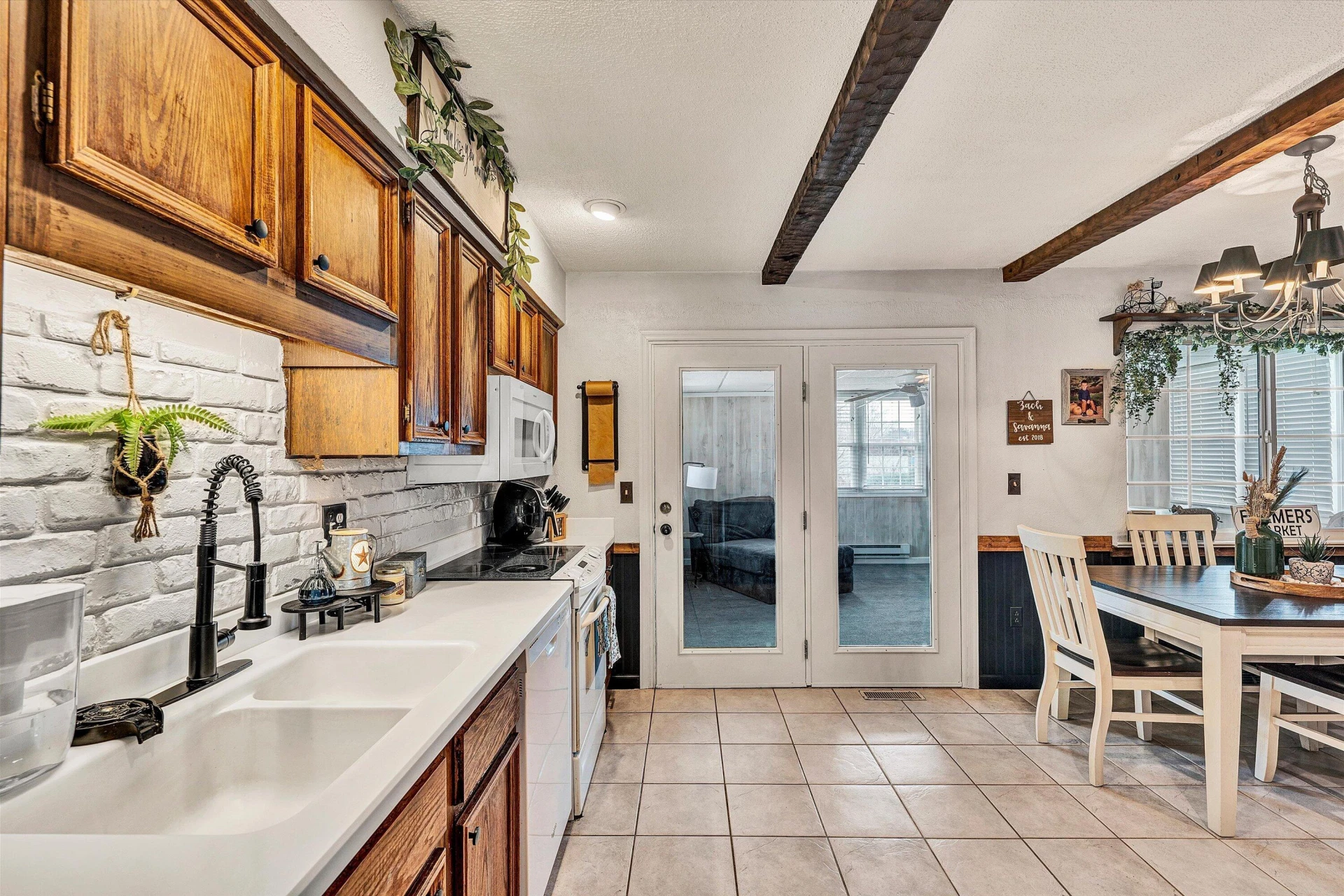 1813 Cambridge DR - Photo 10