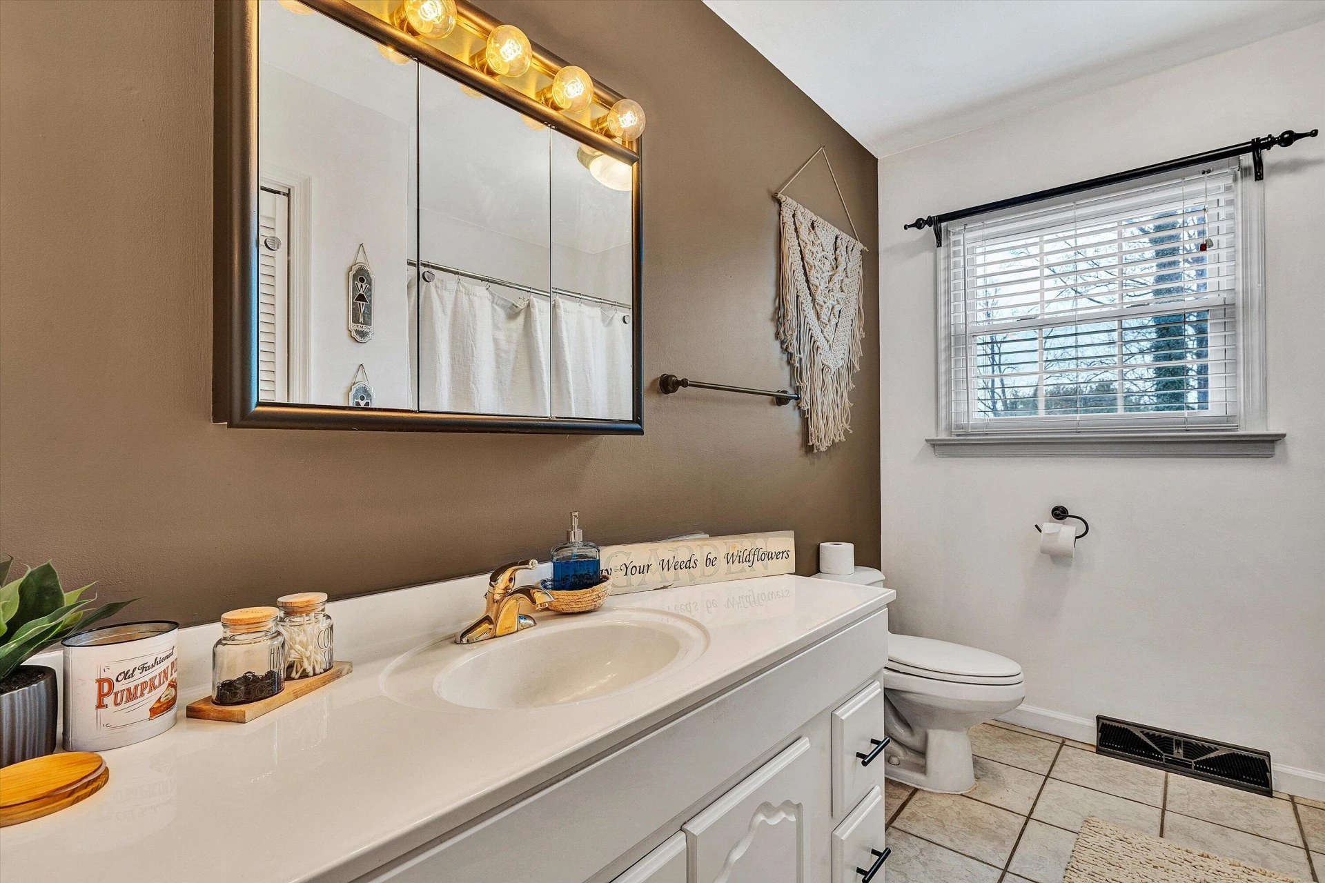 1813 Cambridge DR - Photo 19