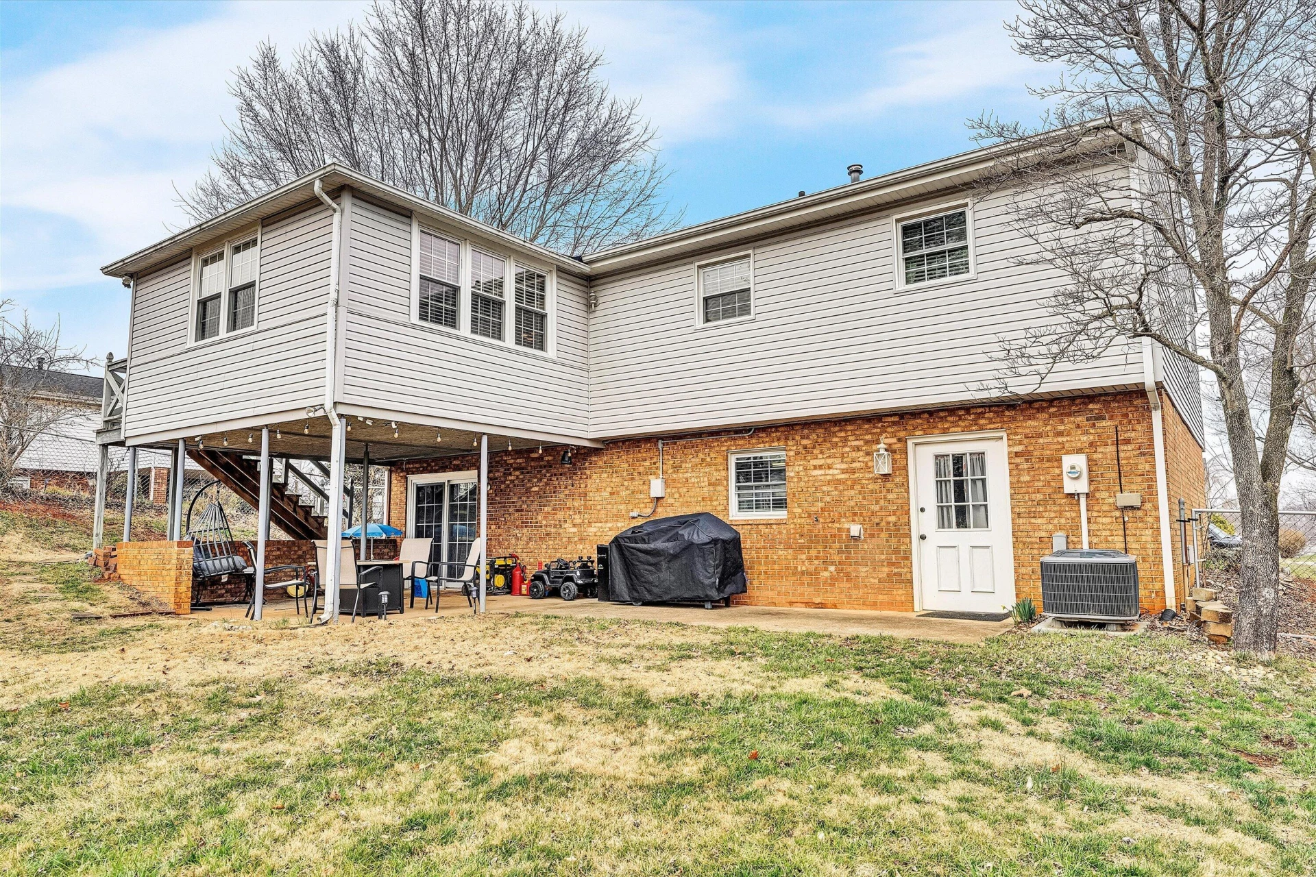 1813 Cambridge DR - Photo 33