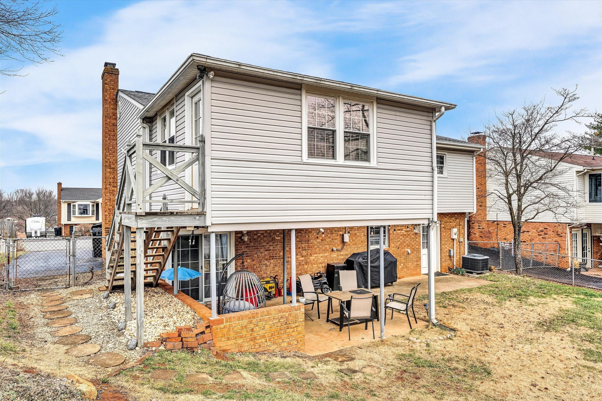 1813 Cambridge DR - Photo 36