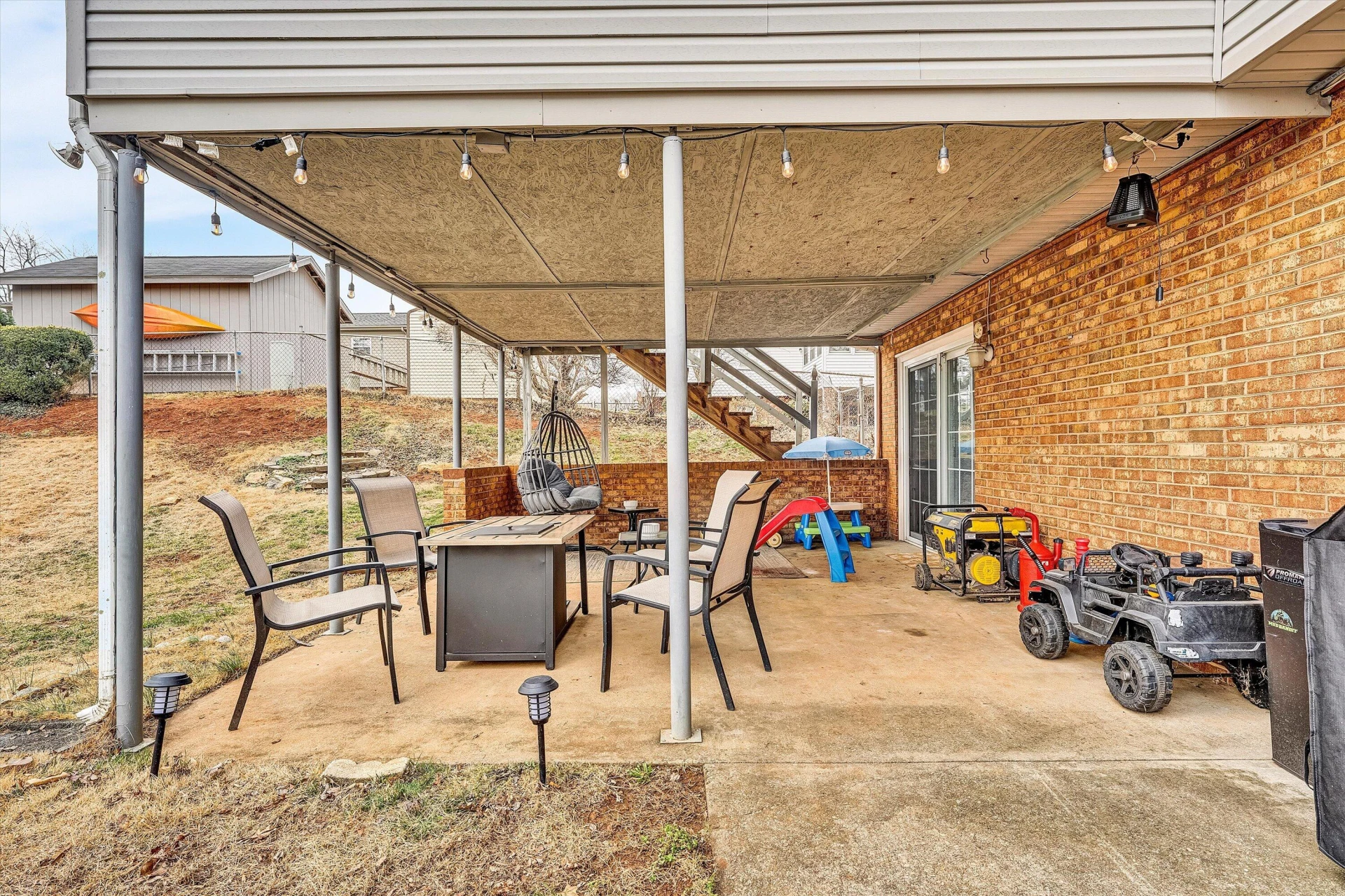 1813 Cambridge DR - Photo 37