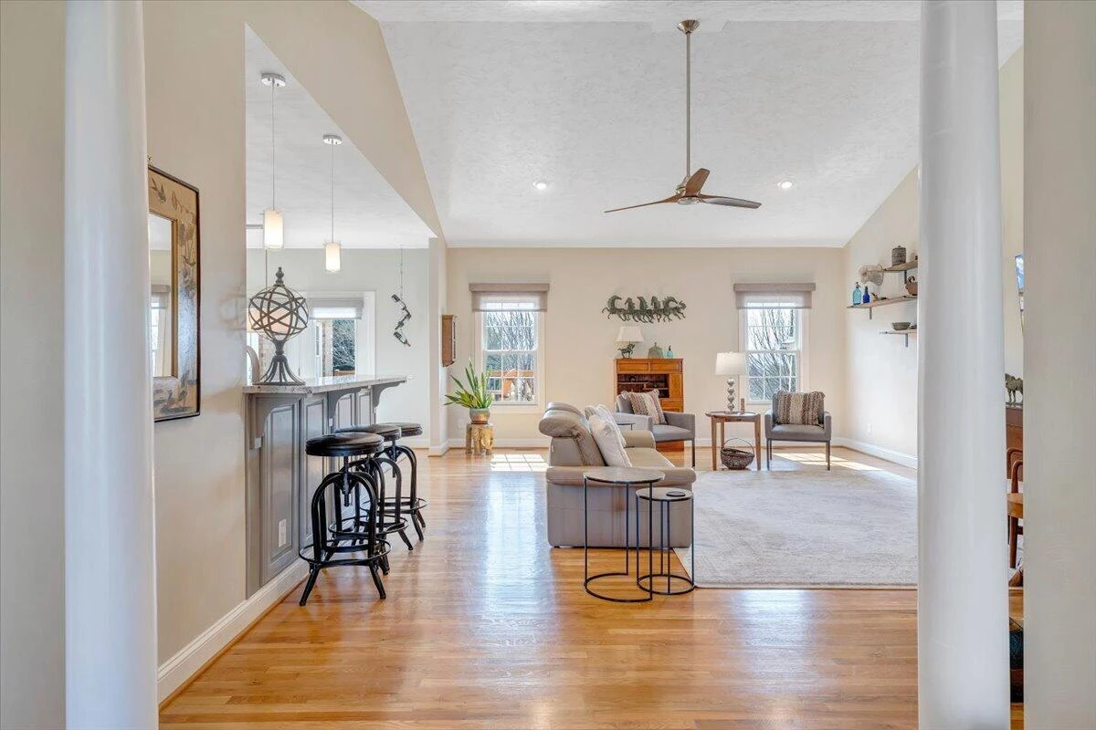 390 Stoneledge DR - Photo 15