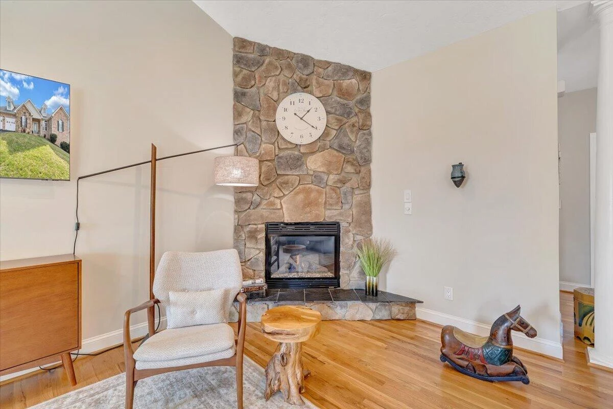 390 Stoneledge DR - Photo 20