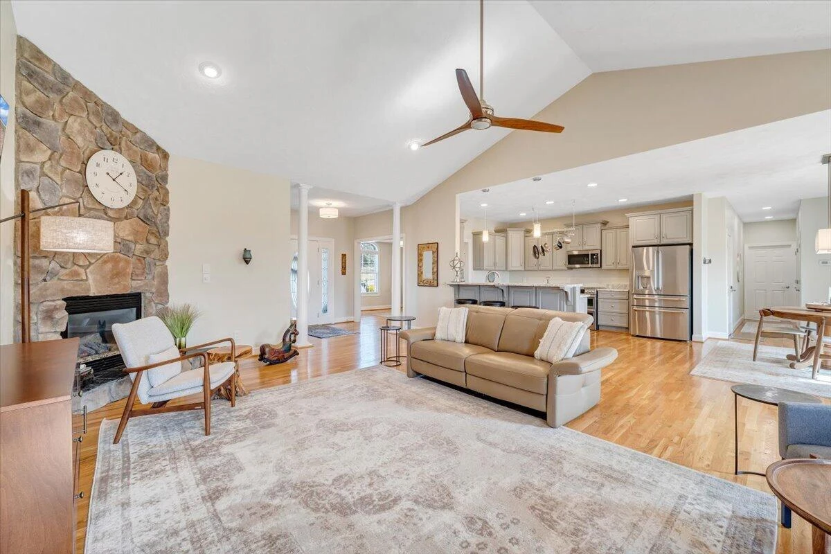 390 Stoneledge DR - Photo 21