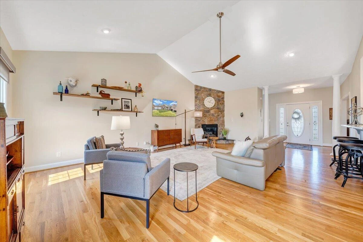 390 Stoneledge DR - Photo 23