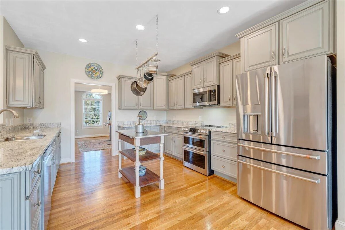 390 Stoneledge DR - Photo 26