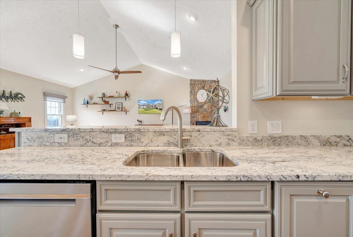 390 Stoneledge DR - Photo 28