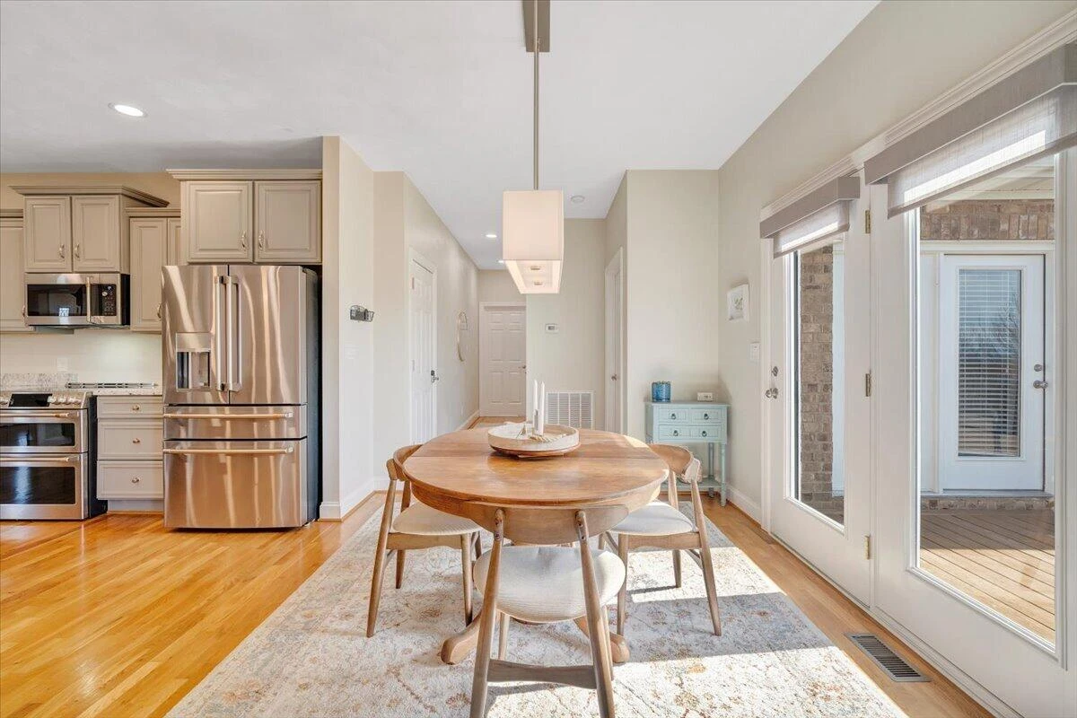 390 Stoneledge DR - Photo 33