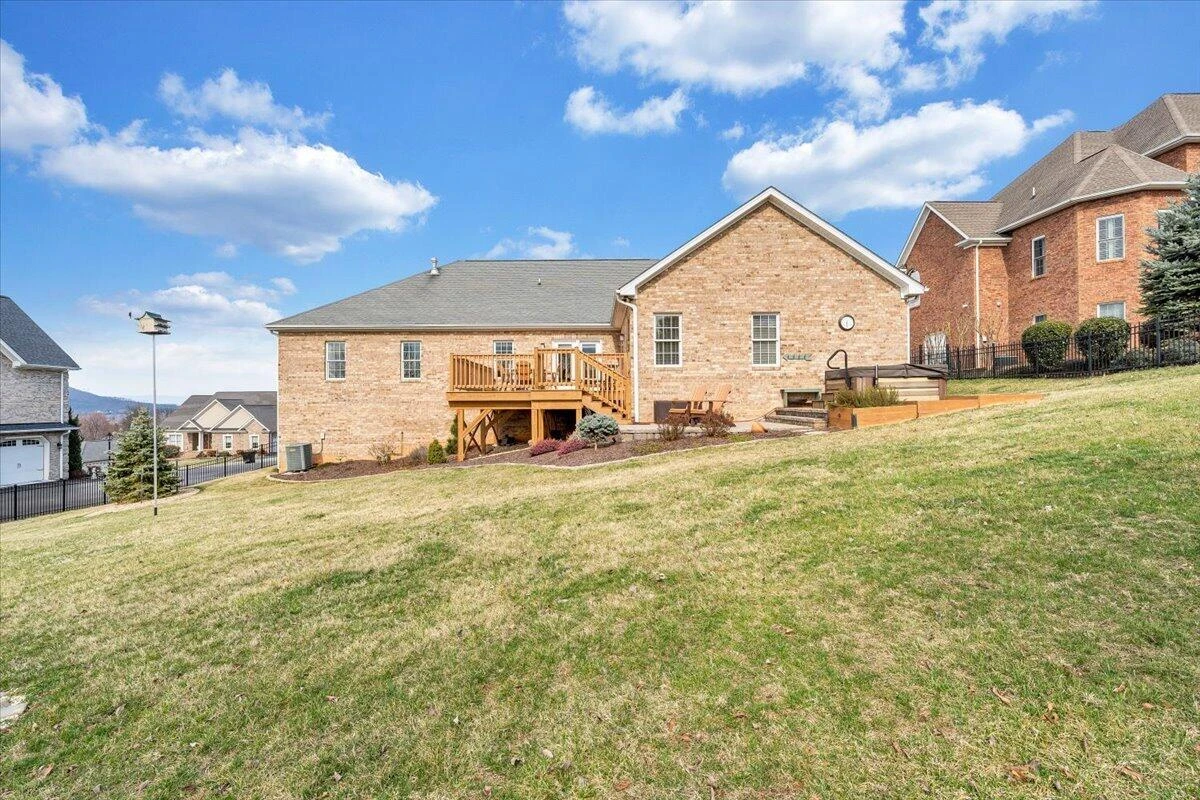 390 Stoneledge DR - Photo 76