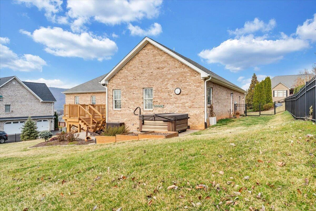 390 Stoneledge DR - Photo 78
