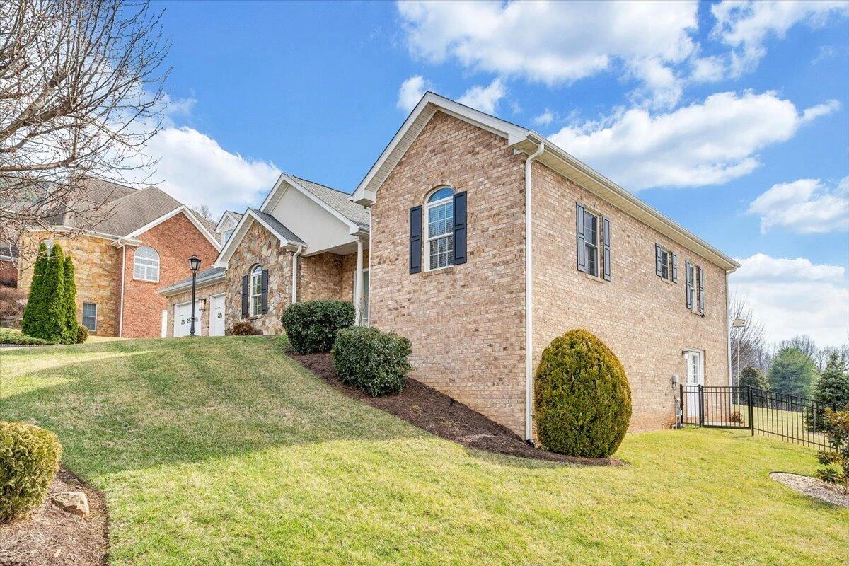 390 Stoneledge DR - Photo 84