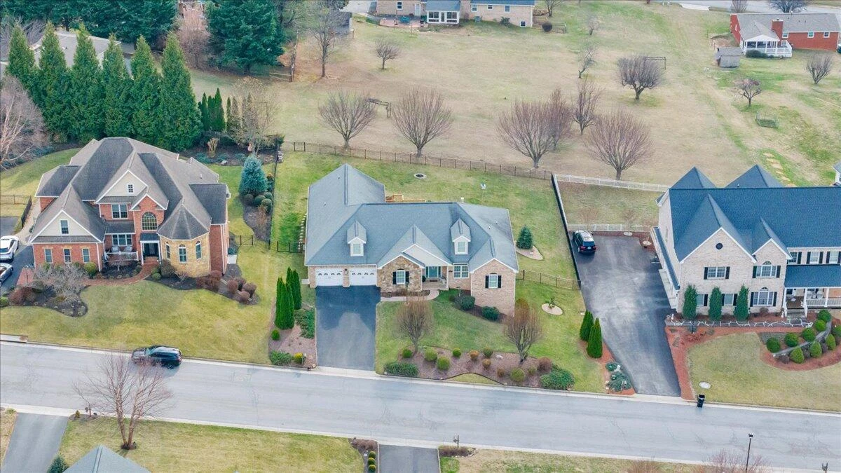 390 Stoneledge DR - Photo 90