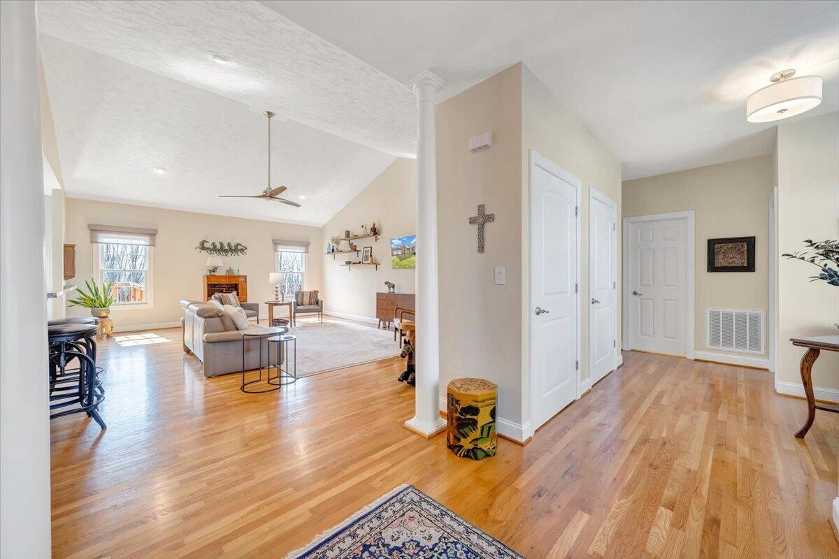 390 Stoneledge DR - Photo 14