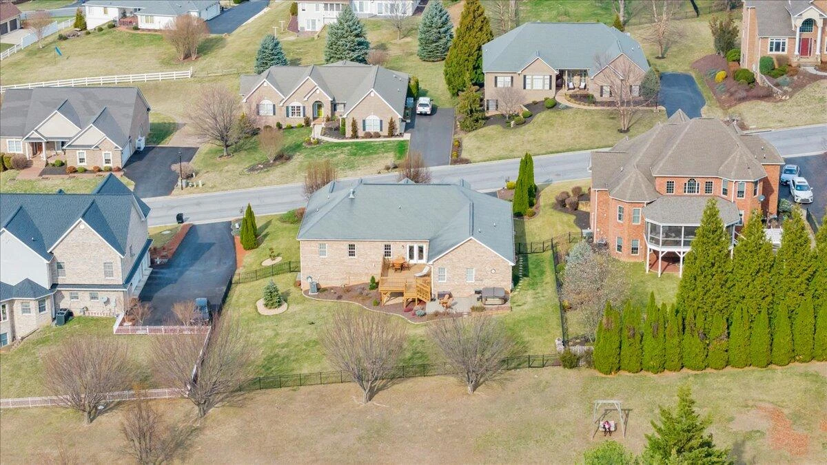 390 Stoneledge DR - Photo 97