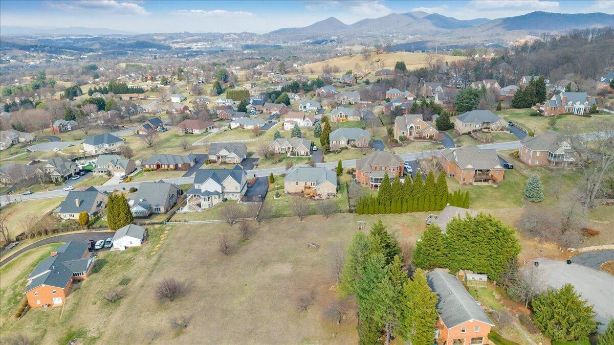 390 Stoneledge DR - Photo 99