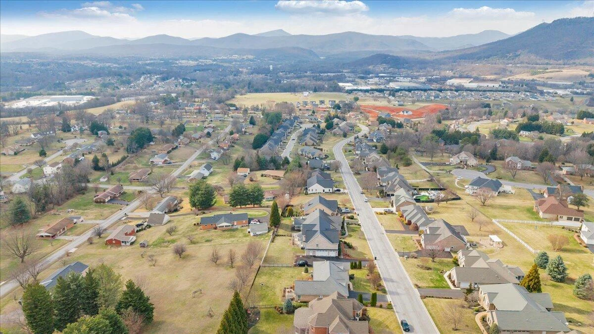 390 Stoneledge DR - Photo 101