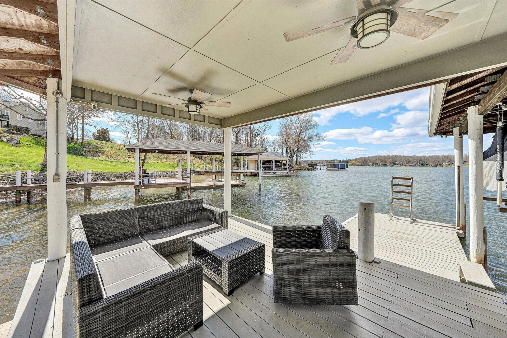 385 Cross Harbor DR - Photo 50