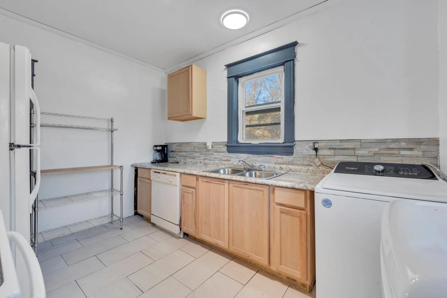 105 N Lexington AVE - Photo 5